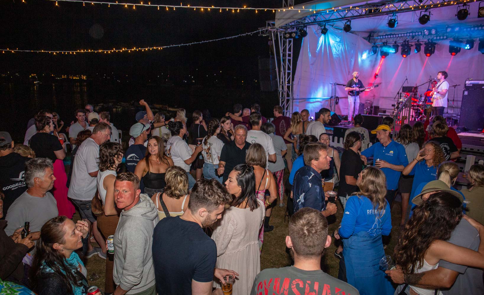 Rocking to the band on the last evening of ABRW - photo by Vampp Photography